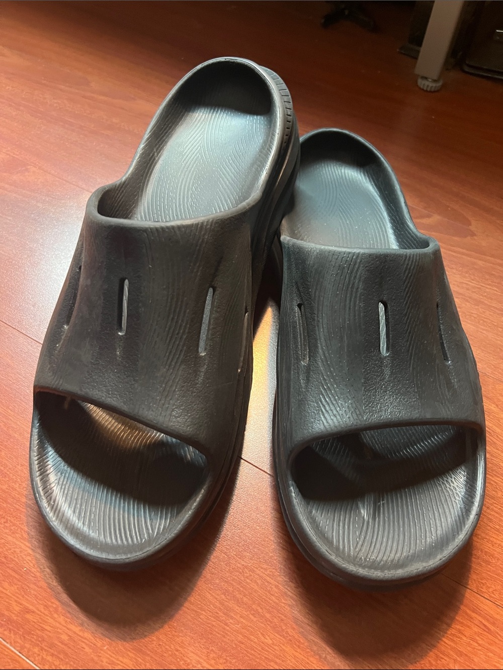 Hoka Men's Black Slide Sandals size M13